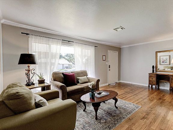 3rd image of 3524 Corto Ave