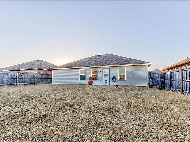 2812 Thompson Farm Ln — Photo 11