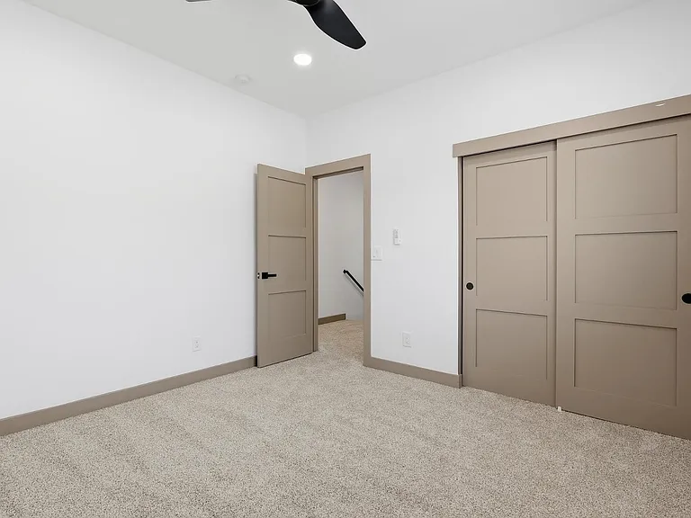 2809 E Trumbull Rd #2 — Photo 21