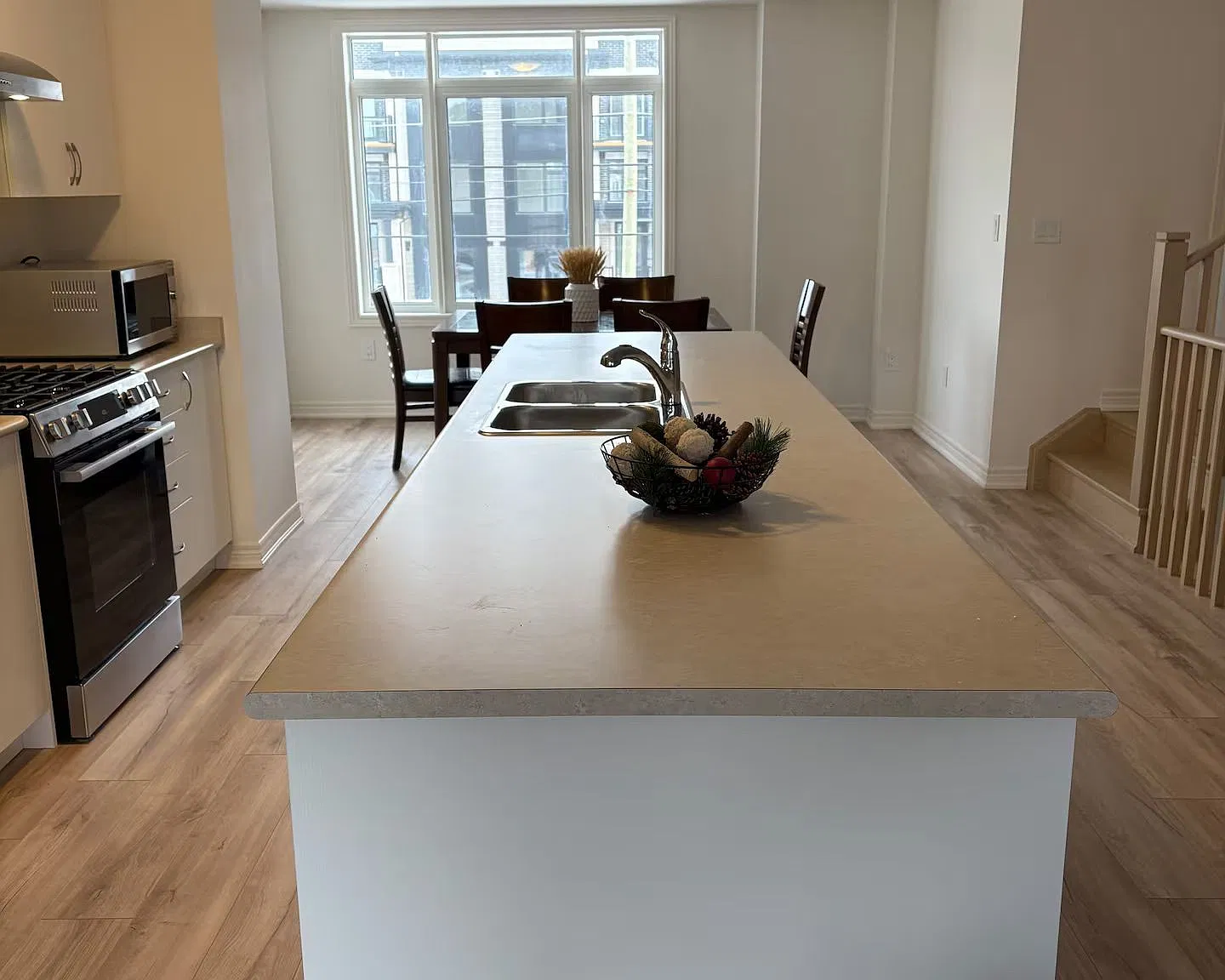 4 bed, $3,850 — Photo 3