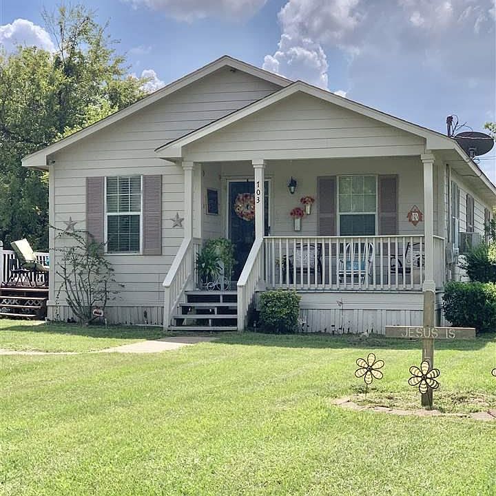 1st image of 703 Davis Ave