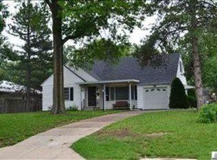 2244 SW Indian Trl, Topeka, KS 66614