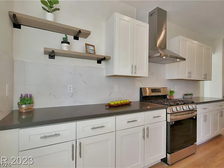 3816 Cape Royal St — Photo 10