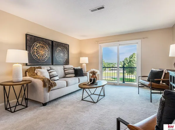 12727 W Dodge Rd APT 371A, Omaha, NE 68154
