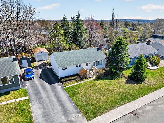 3rd image of 65 Fraser Road