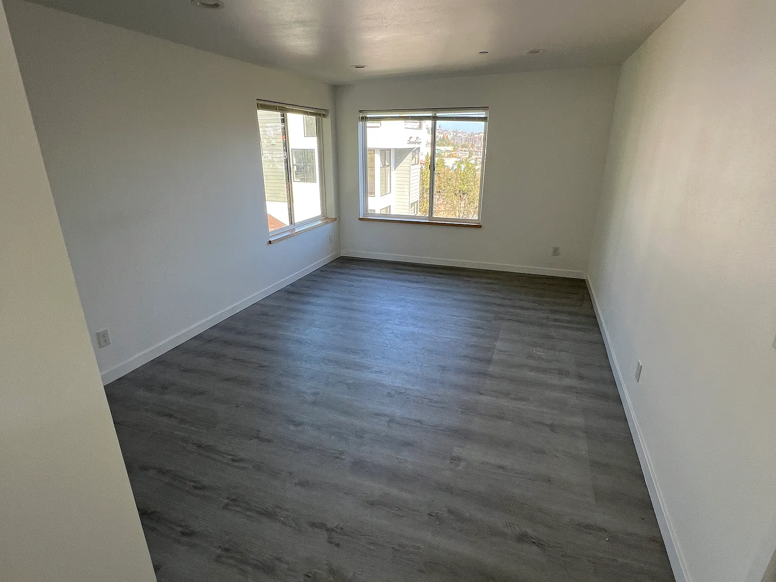 Studio, 450 sqft, $1,295 — Photo 2