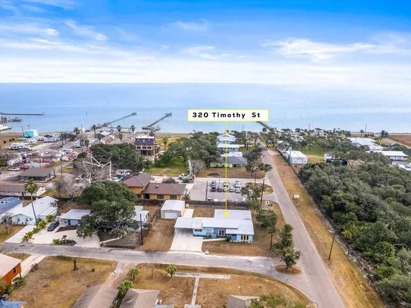 320 Timothy St, Rockport, TX 78382
