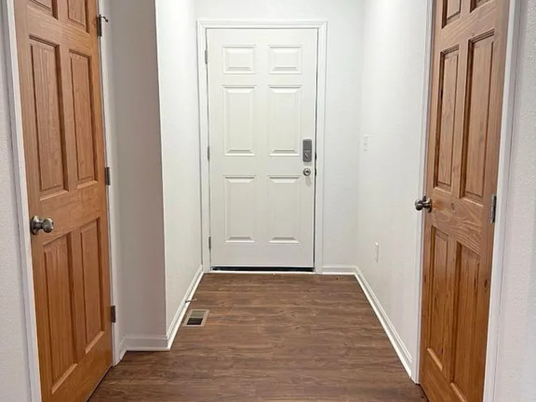 3064 Huntington Dr — Photo 23