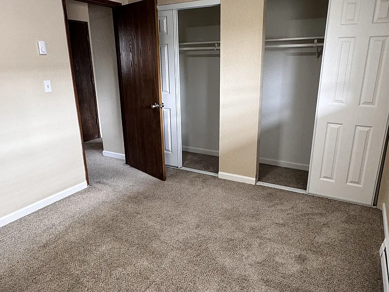 427 Hewitt Ave #13 — Photo 7