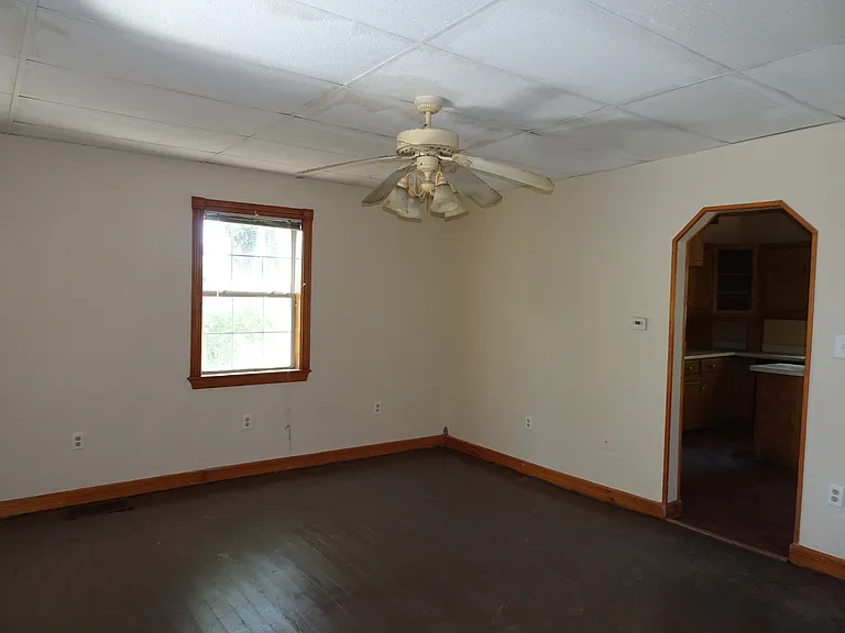 108 Center St — Photo 11