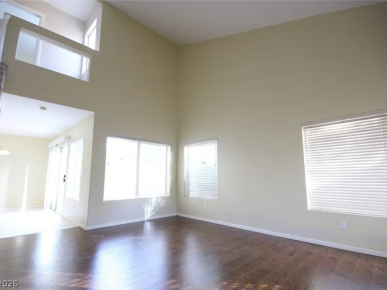 3440 Middle View Dr — Photo 4