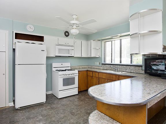 4th image of 5631 Connecticut St