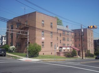 831 Chancellor Avenue, Irvington, NJ 07111