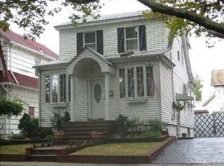 15208 Bayside Ave, Flushing, NY 11354
