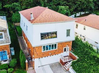 370 Little Clove Rd, Staten Island, NY 10301
