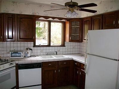 4th image of 5737 S Park Blvd