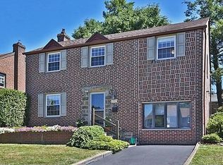 1525 Sunnyhill Ln, Havertown, PA 19083