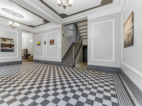 993 President Street image 2 of 4