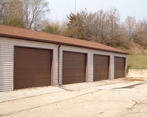2nd image of 4120 Applewood Ln