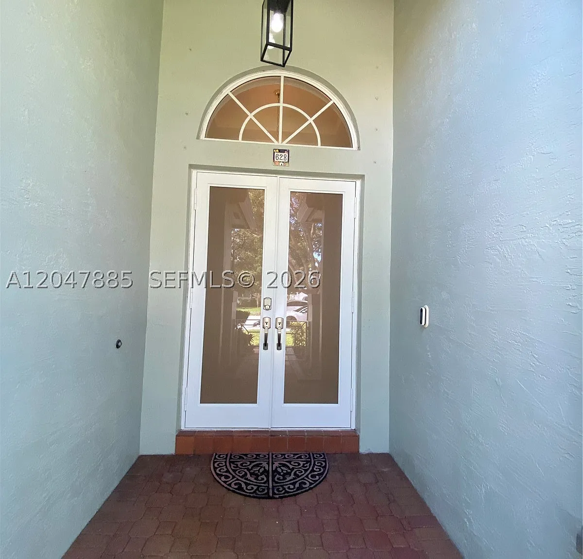 4 bed, 2457 sqft, $5,490 — Photo 3