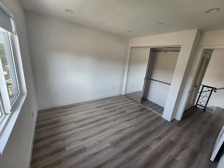 10146 Fernglen Ave #B — Photo 14