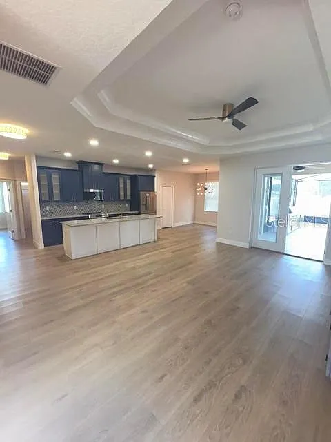 4 bed, 3.0 bath, 2051 sqft, $2,350 — Photo 4