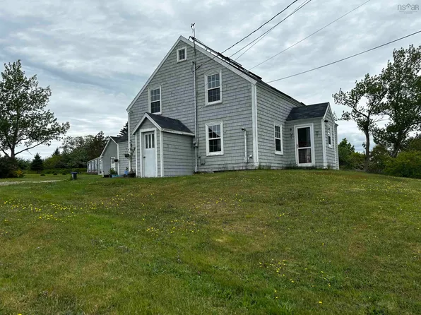712 Highway 335, West Pubnico, NS B0W 3S0