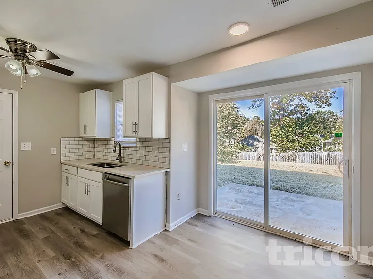 9022 Jaldena Dr — Photo 9