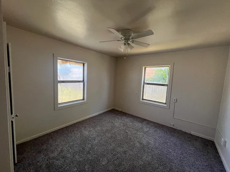 575 W Ash St — Photo 17