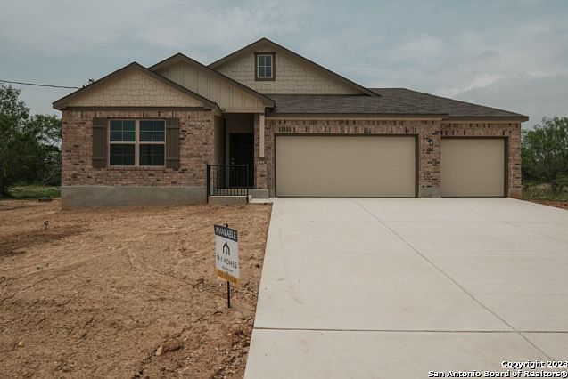 1st image of 125 Cheyenne Dr.
