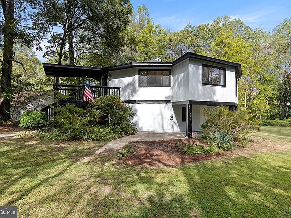 2nd image of 315 Stratford Cir