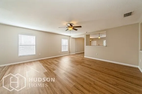 3 bed, 2.0 bath, 1695 sqft, $2,149 — Photo 4