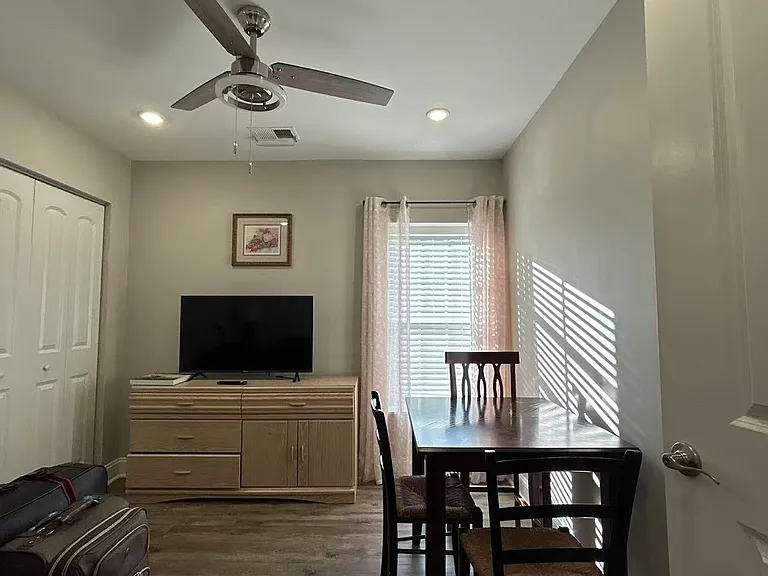 1208 Ragin St — Photo 10