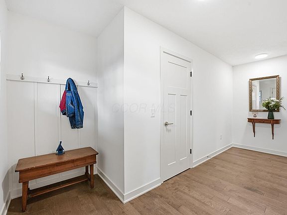 2nd image of 2574 Renwood Pl