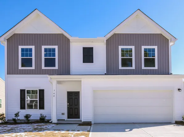 744 Shepard Rock Dr, Zebulon, NC 27597