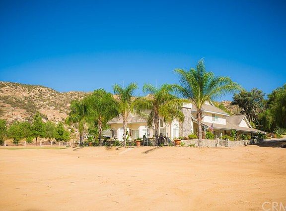 3rd image of 9331 Reche Vista Dr