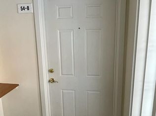 54 Brewster Rd APT B, Glastonbury, CT 06033