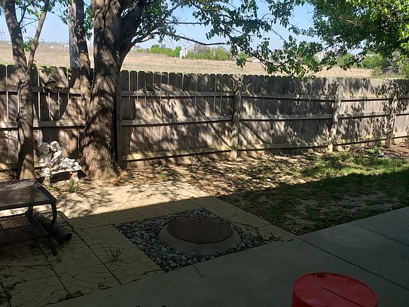 4th image of 2315 S White Oak Dr