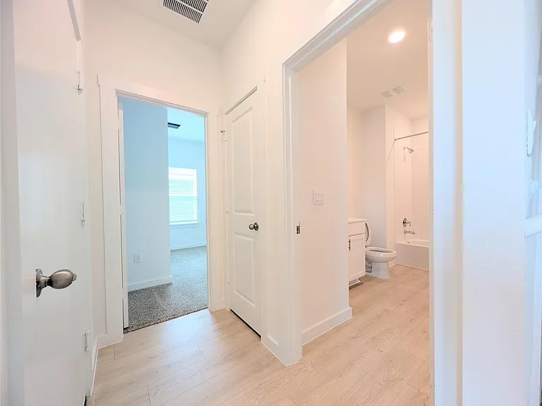 9400 Oxbow Strap Dr — Photo 7