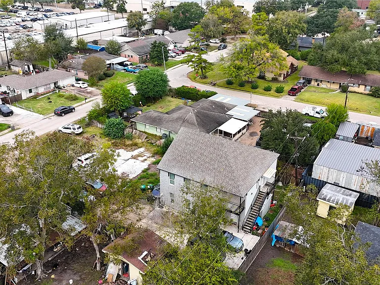 4323 Continental Dr — Photo 35