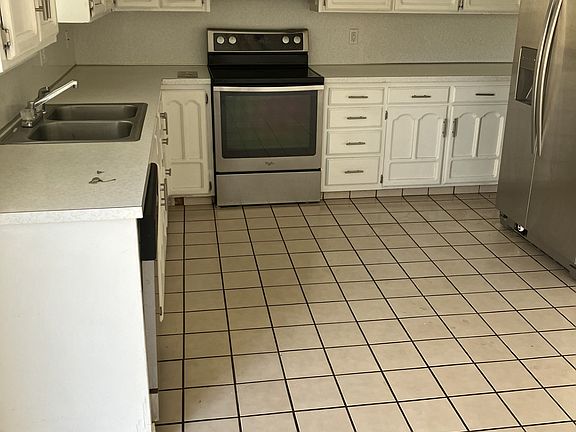 2nd image of 908 Collins Ave