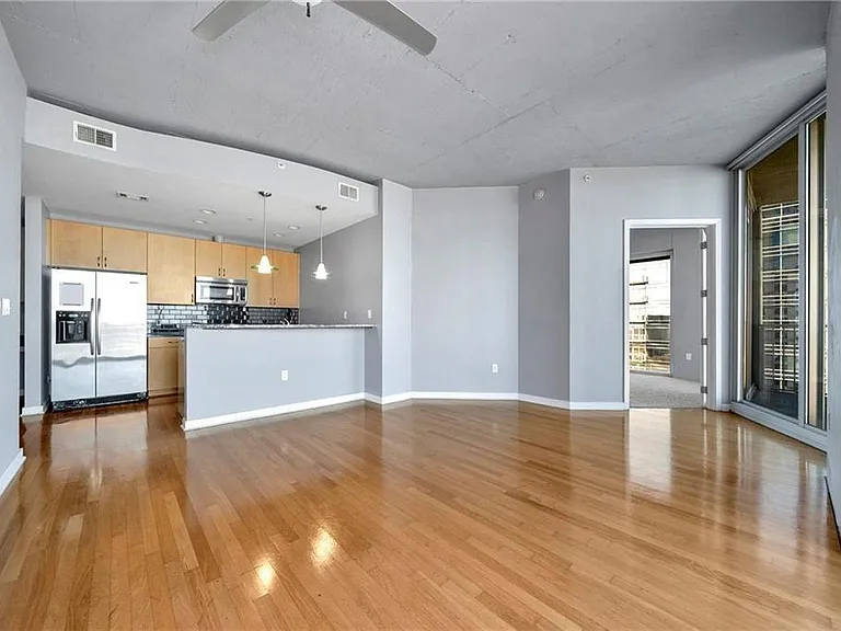 400 W Peachtree St NW #2504 — Photo 11