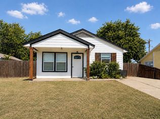 106 Raymond St, Bowie, TX 76230