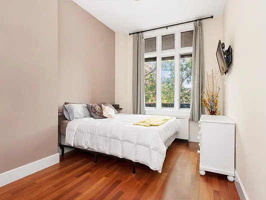 Sold by Sotheby's International Realty | media 7