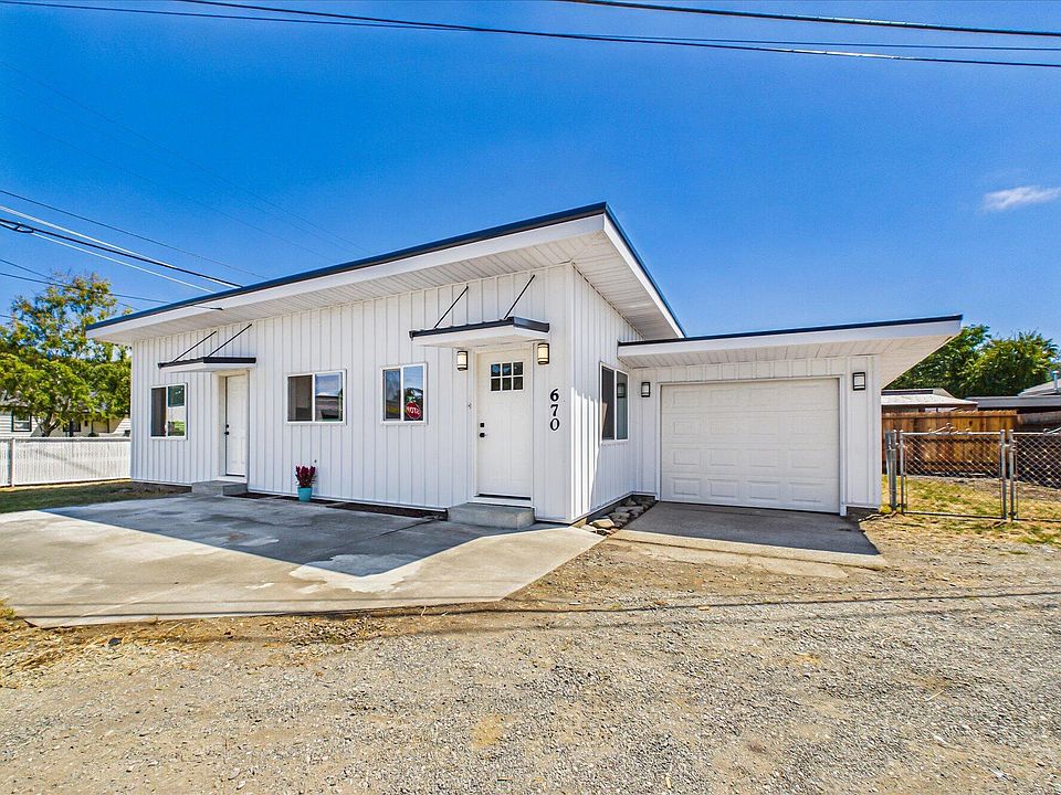 1st image of 670 2nd Ave