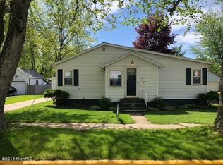 416 Alexander St, Bangor, MI 49013