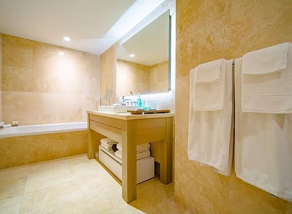 4th image of 102 24th St #10
