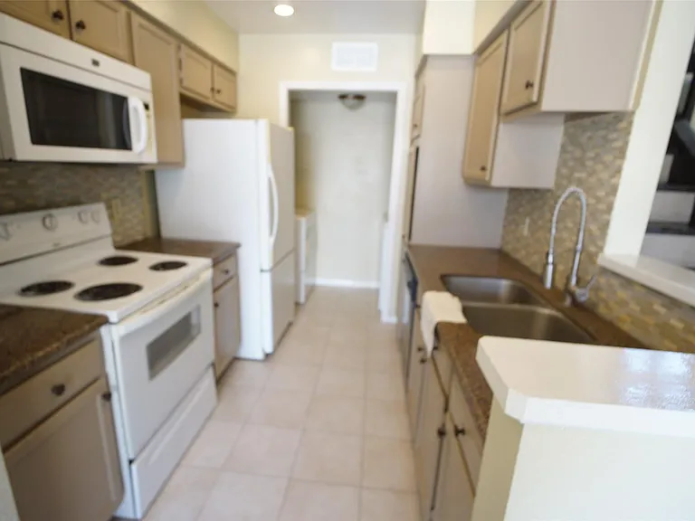 8263 Sands Point Dr #170 — Photo 5