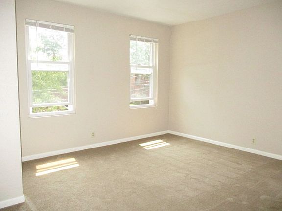 4th image of 313 Whipple St #1