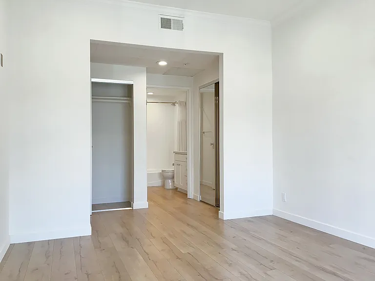 301 S Swall Dr #103 — Photo 13